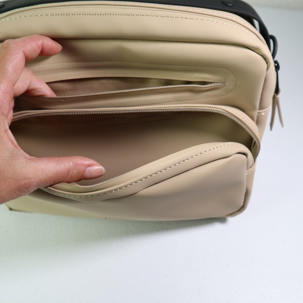 NEW Rains Cargo Box Bag Large Unisex - Picture 14 of 16